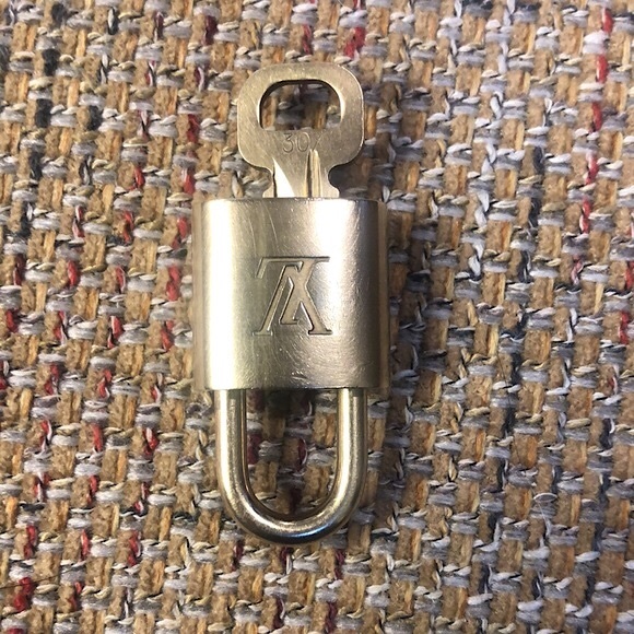 Louis Vuitton LV Gold Lock & Key #307 - Picture 9 of 13